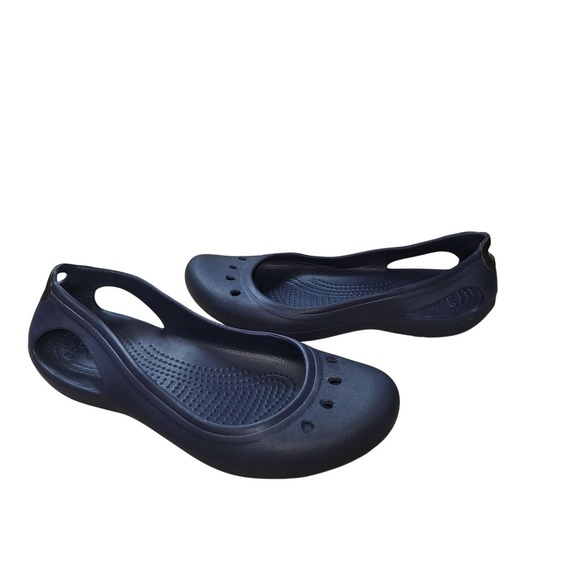 Crocs Flats Shoes Women 8 Navy Blue Slingback Ballet Comfort Lightweight Water - Picture 1 of 8